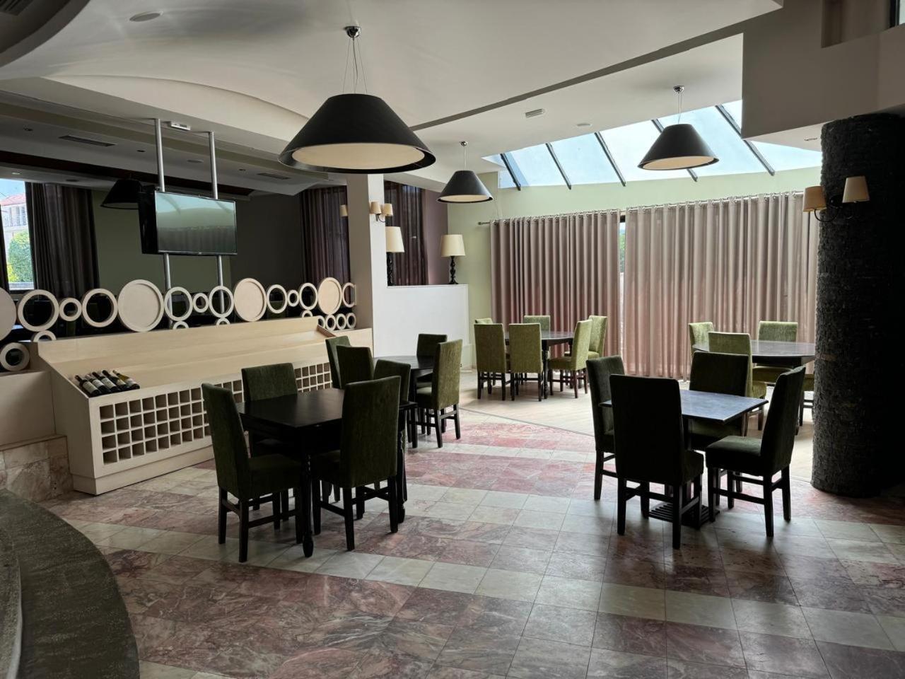 Sirena Hotel Tushemisht Eksteriør bilde